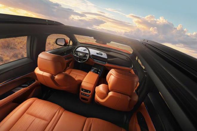 凯迪拉克XT5 PHEV上市：纯电续航215km，权益价25.99万元起